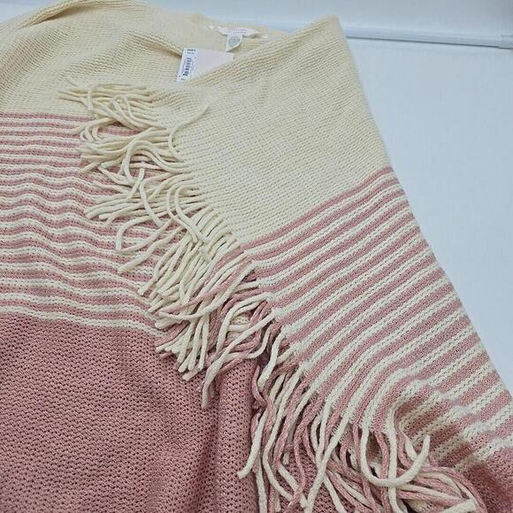 Lauren Conrad Knit Poncho Pullover Shawl Sweater‎ Ivory Rose Pink With Fringe OS - Picture 6 of 12